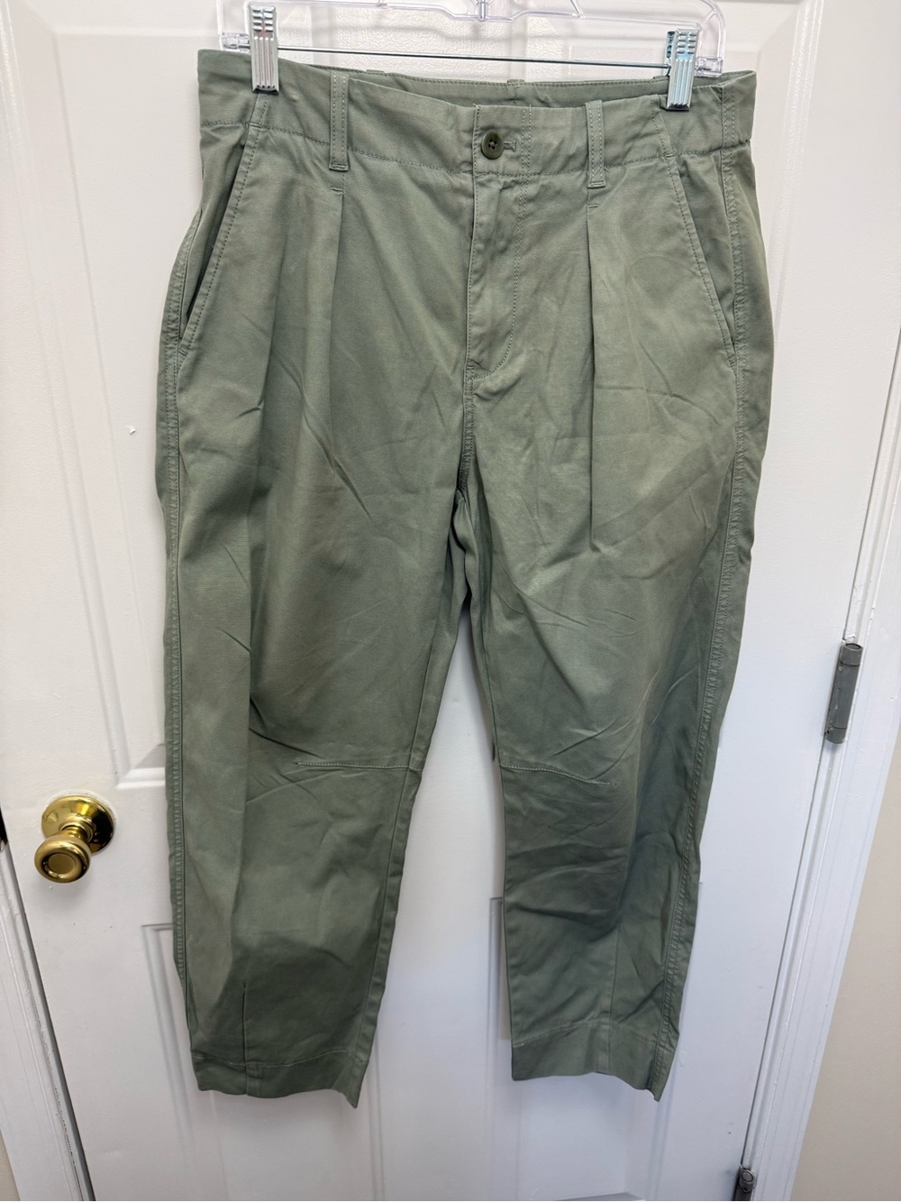 AYR Green Pleated Cropped Pants Size 4 Casual Office Career